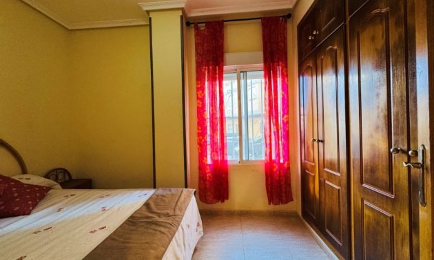 Resale - Apartment / flat -
Torrevieja - La Mata