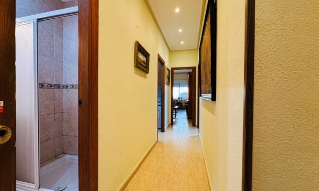 Resale - Apartment / flat -
Torrevieja - La Mata