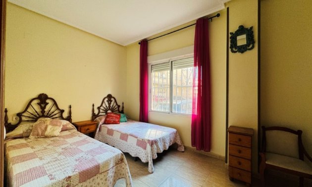 Resale - Apartment / flat -
Torrevieja - La Mata
