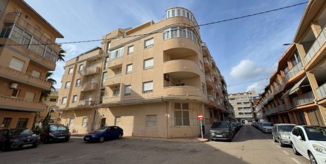 Resale - Apartment / flat -
Torrevieja - La Mata