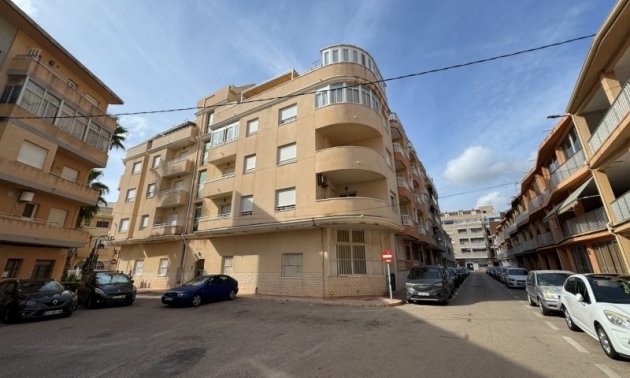 Resale - Apartment / flat -
Torrevieja - La Mata