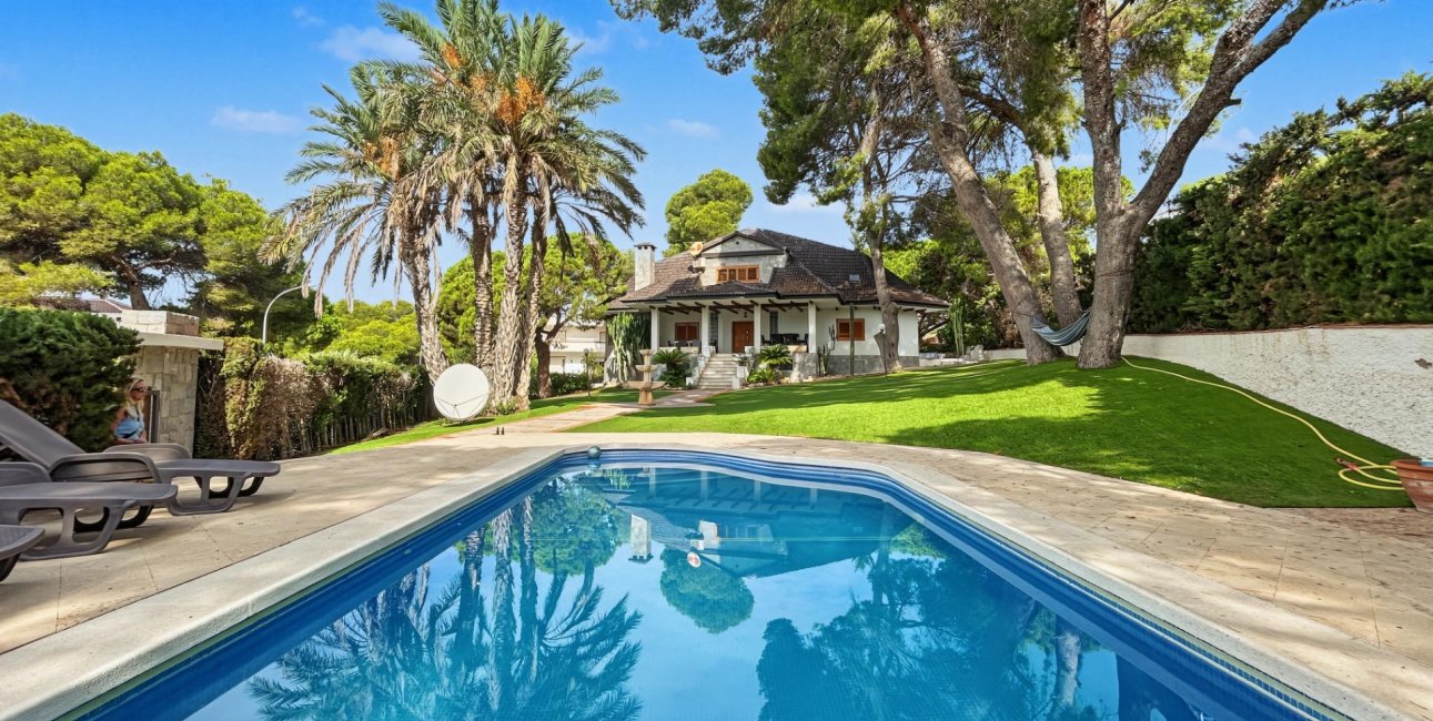 Reventa - Villa -
Orihuela Costa - Campoamor