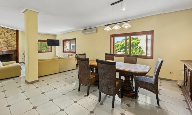 Reventa - Villa -
Orihuela Costa - Campoamor