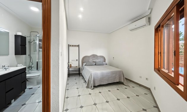 Reventa - Villa -
Orihuela Costa - Campoamor