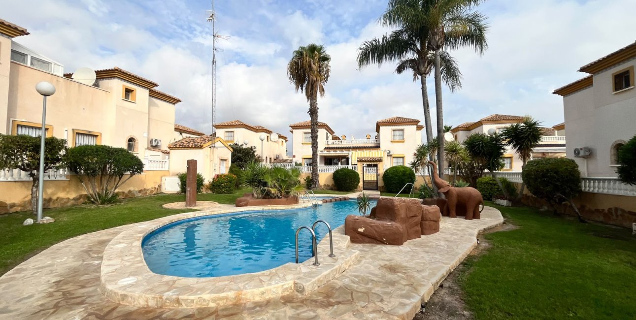 Rynek wtórny - Dom Szeregowy -
Orihuela Costa - Villamartin