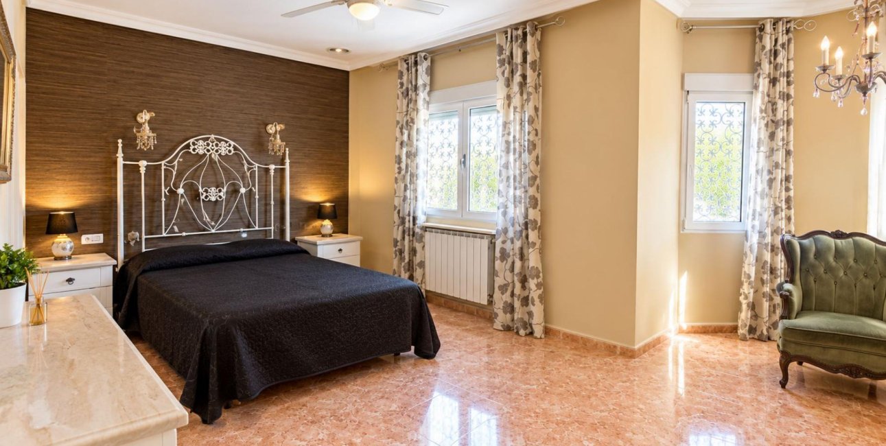 Reventa - Villa -
Benferri - Benfis Park
