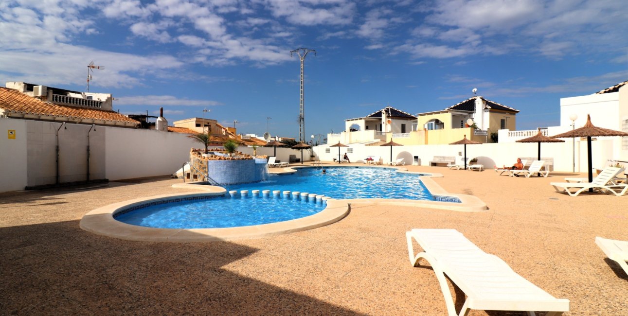 Reventa - Adosado -
Orihuela Costa - Los Balcones