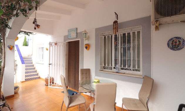 Reventa - Adosado -
Orihuela Costa - Los Balcones