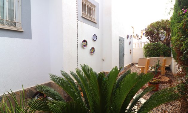 Reventa - Adosado -
Orihuela Costa - Los Balcones
