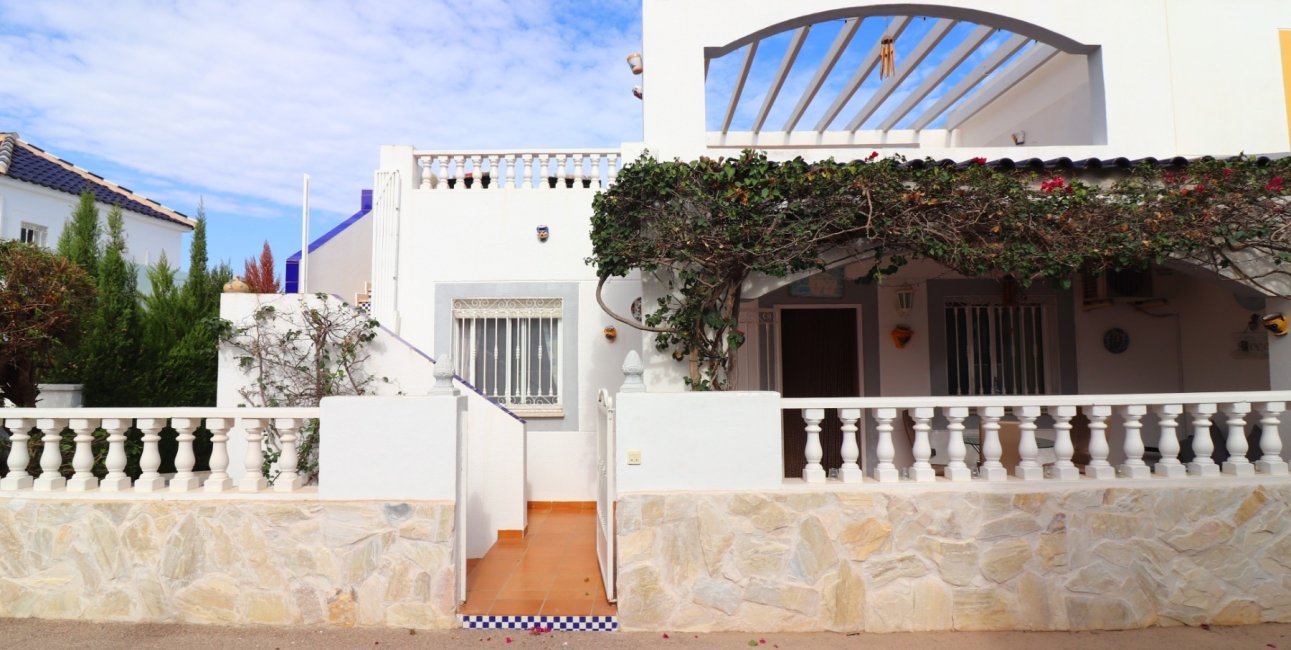 Reventa - Adosado -
Orihuela Costa - Los Balcones