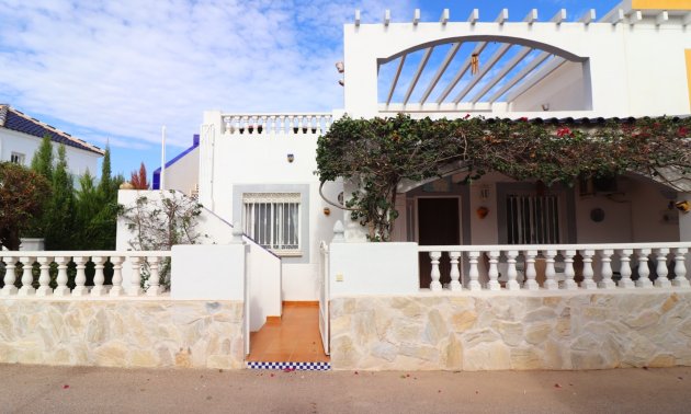 Reventa - Adosado -
Orihuela Costa - Los Balcones