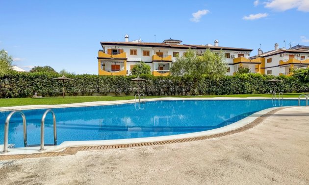 Reventa - Apartamento / piso -
Orihuela Costa - Mil Palmeras