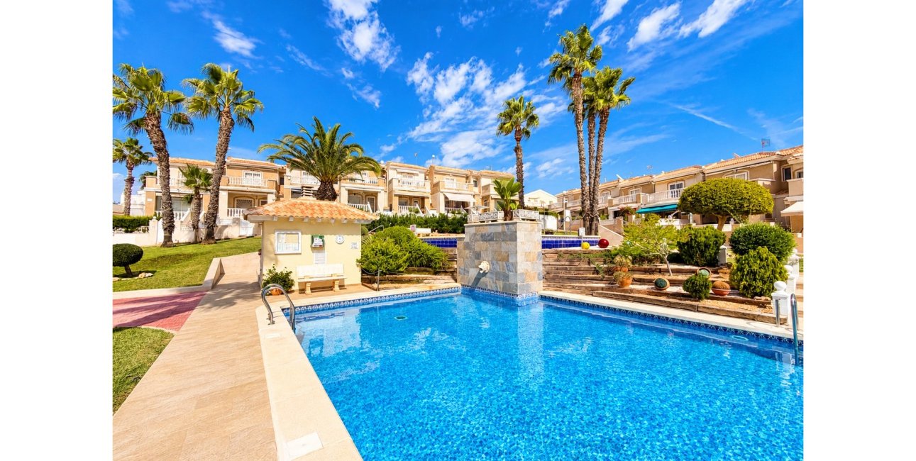 Resale - Townhouse -
Ciudad Quesada - La Fiesta