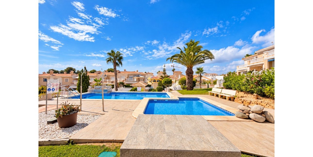 Resale - Townhouse -
Ciudad Quesada - La Fiesta