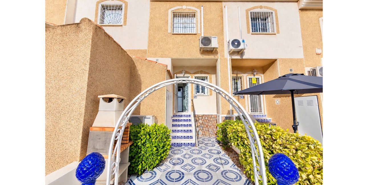 Resale - Townhouse -
Ciudad Quesada - La Fiesta