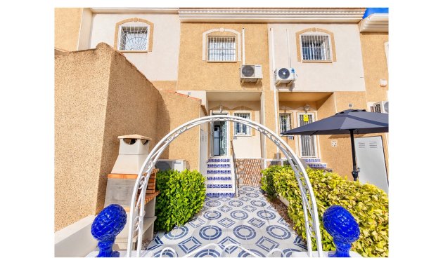 Resale - Townhouse -
Ciudad Quesada - La Fiesta