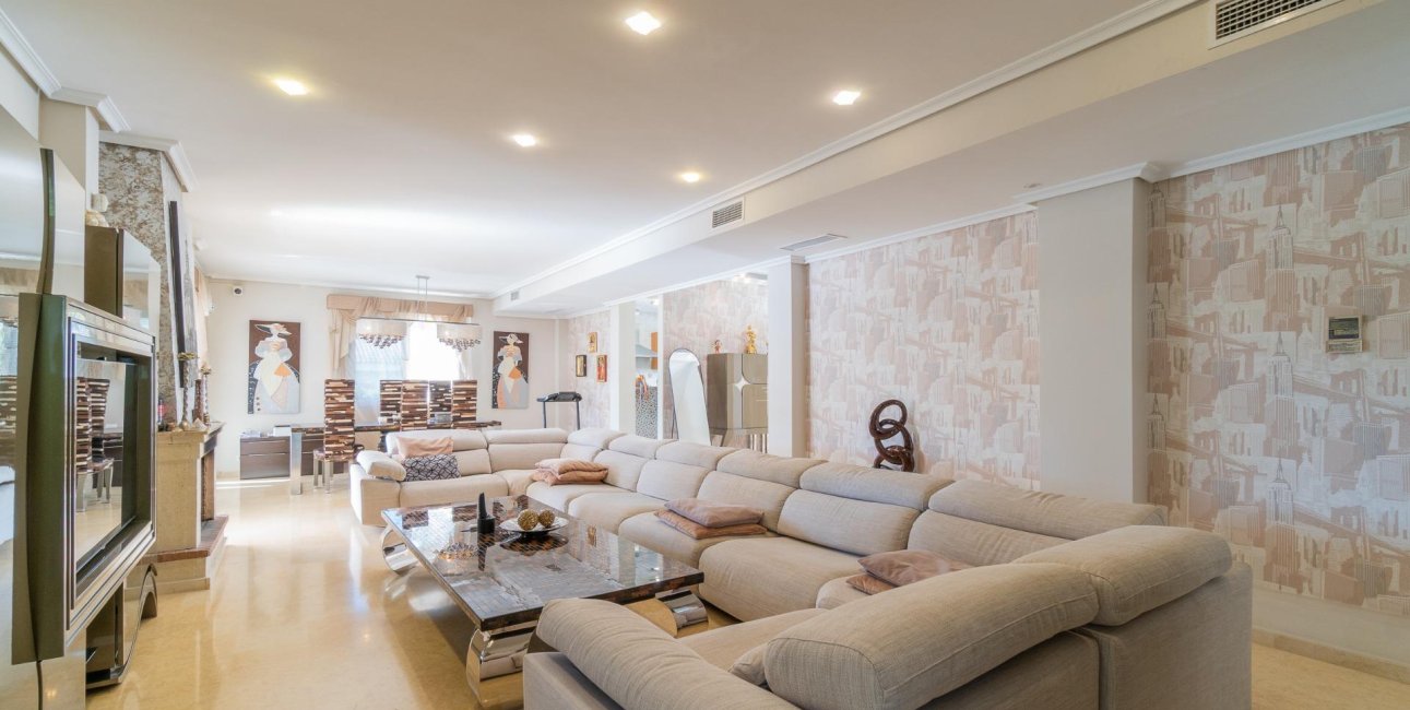 Resale - Villa -
Torrevieja - La Mata