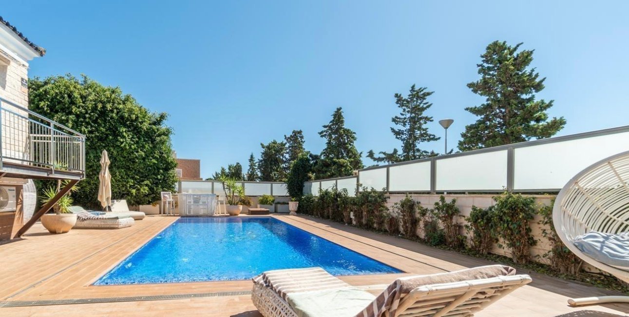 Resale - Villa -
Torrevieja - La Mata