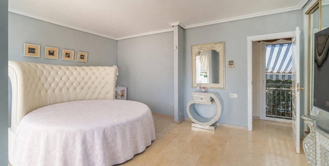 Resale - Villa -
Torrevieja - La Mata