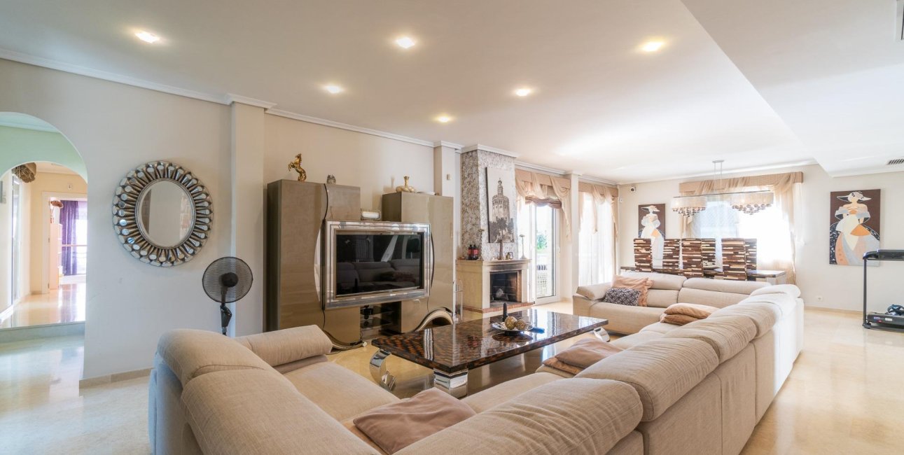 Resale - Villa -
Torrevieja - La Mata