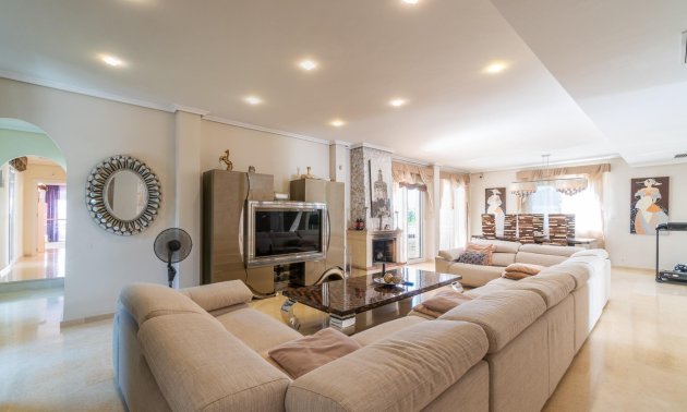 Resale - Villa -
Torrevieja - La Mata