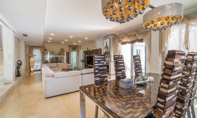 Resale - Villa -
Torrevieja - La Mata