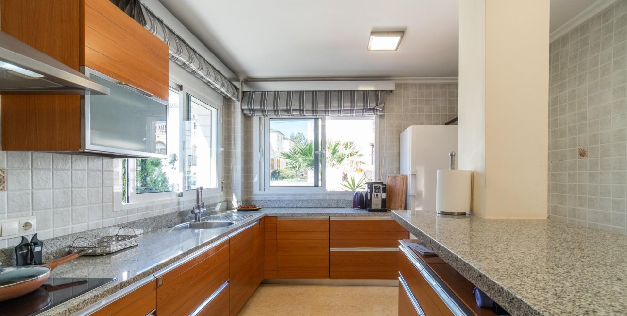 Resale - Villa -
Torrevieja - La Mata