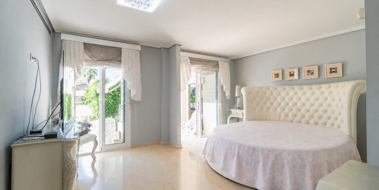 Resale - Villa -
Torrevieja - La Mata