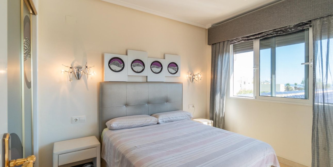 Resale - Villa -
Torrevieja - La Mata