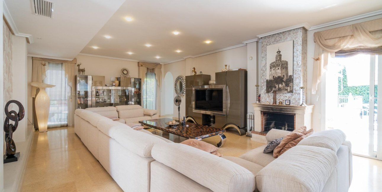 Resale - Villa -
Torrevieja - La Mata