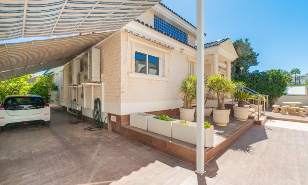 Resale - Villa -
Torrevieja - La Mata
