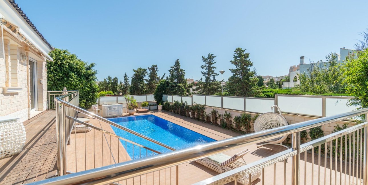Resale - Villa -
Torrevieja - La Mata