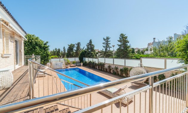 Resale - Villa -
Torrevieja - La Mata