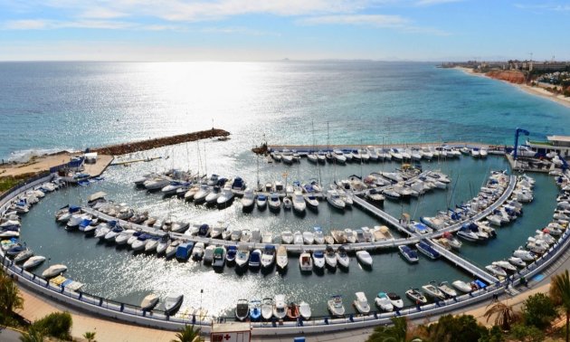 Rynek pierwotny - Willa -
Orihuela Costa - Campoamor