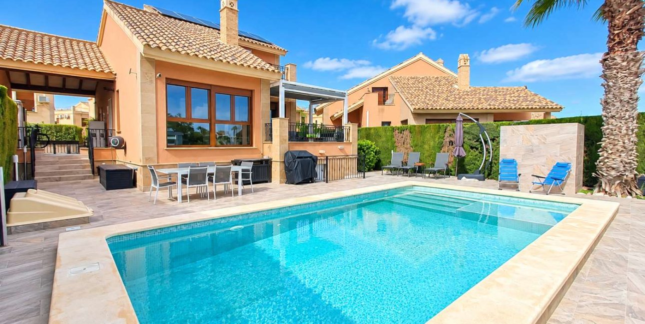 Resale - Villa -
Algorfa - La Finca Golf Resort