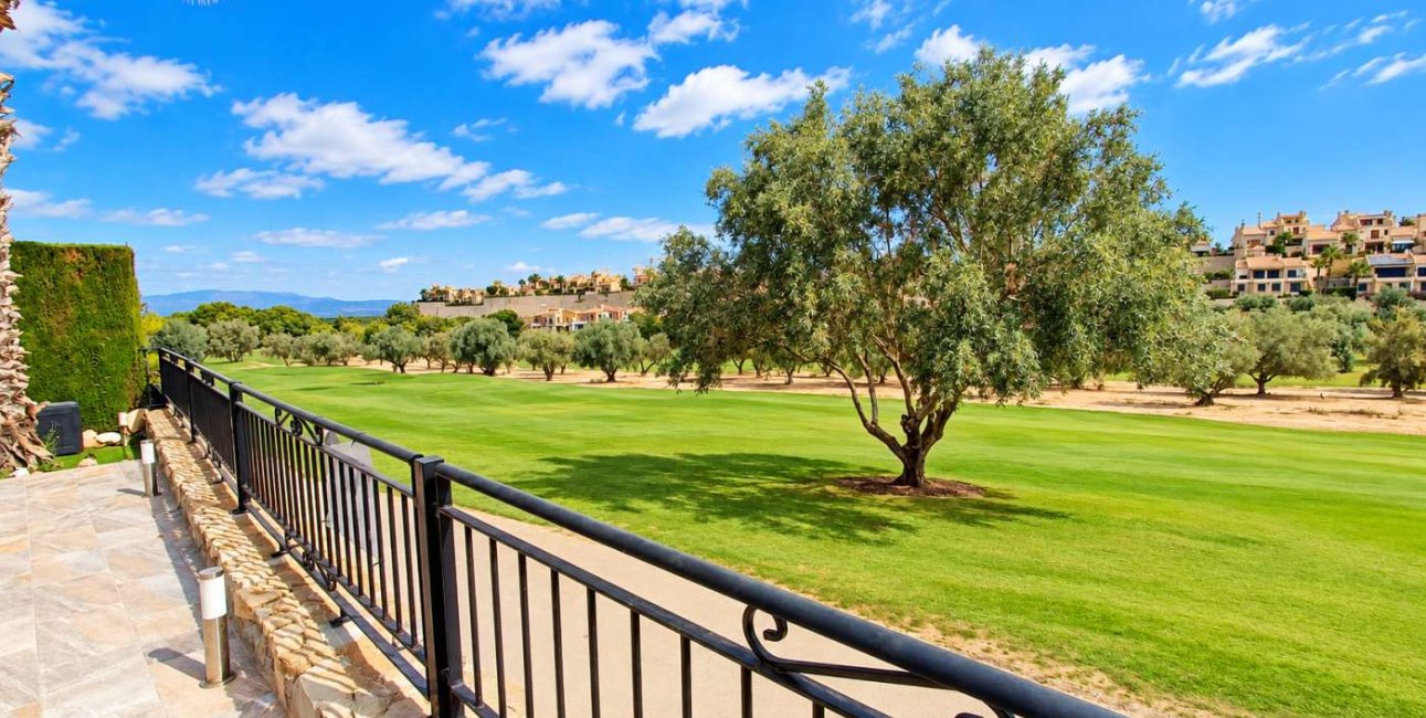 Resale - Villa -
Algorfa - La Finca Golf Resort