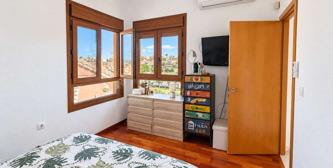 Resale - Villa -
Algorfa - La Finca Golf Resort