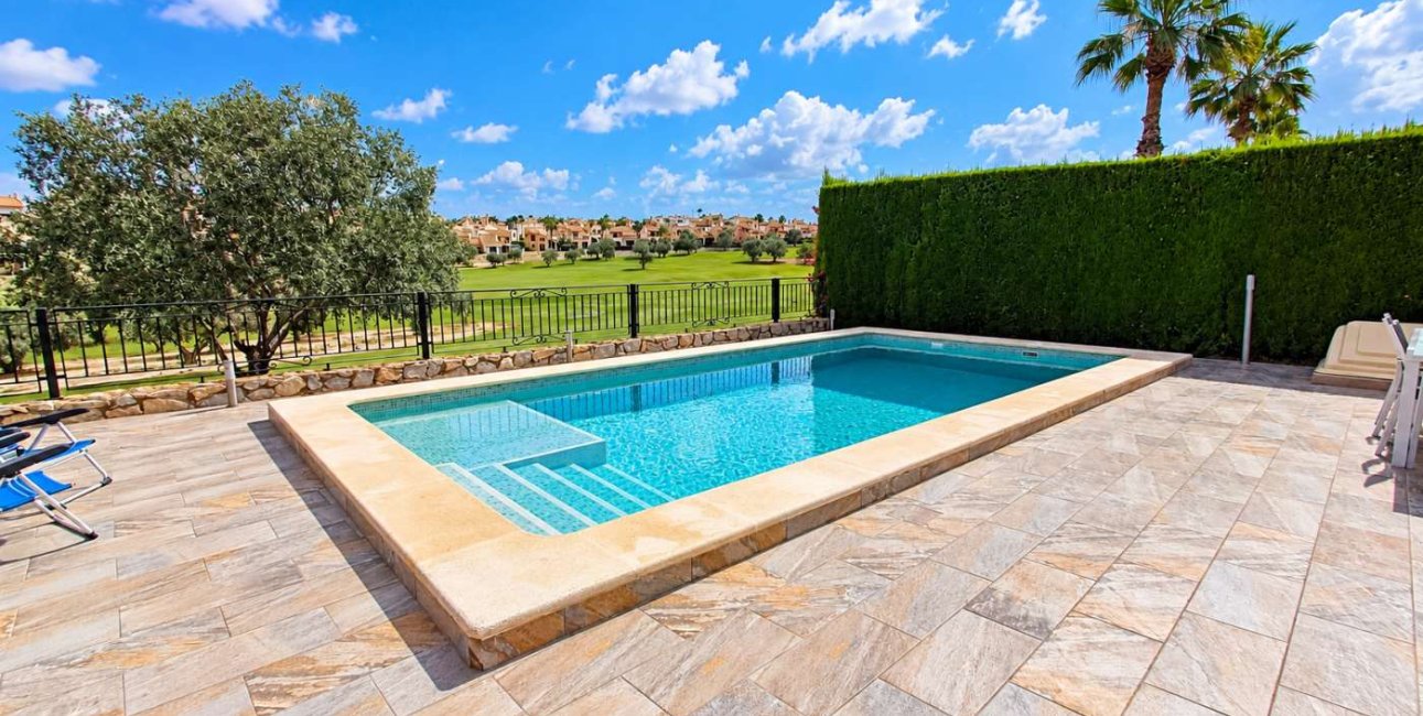 Resale - Villa -
Algorfa - La Finca Golf Resort