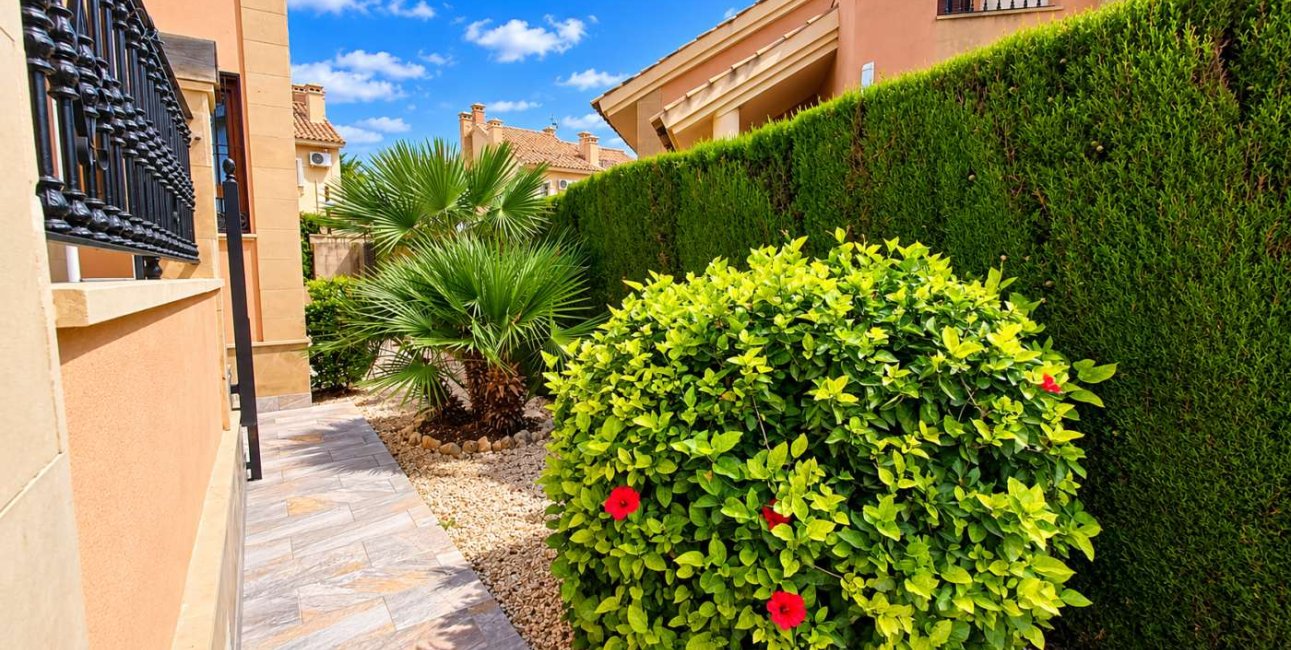 Resale - Villa -
Algorfa - La Finca Golf Resort