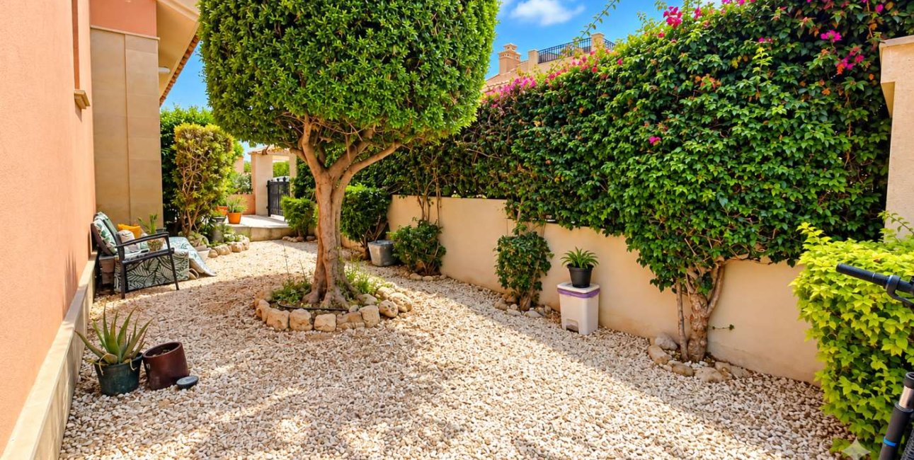 Resale - Villa -
Algorfa - La Finca Golf Resort