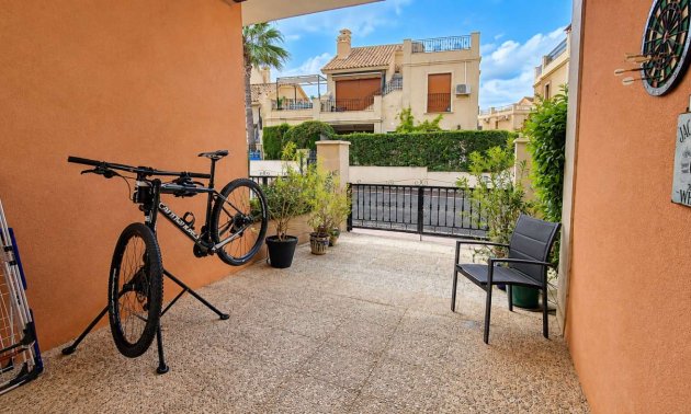 Resale - Villa -
Algorfa - La Finca Golf Resort