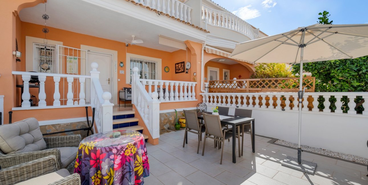 Resale - Townhouse -
Ciudad Quesada - Doña Pepa