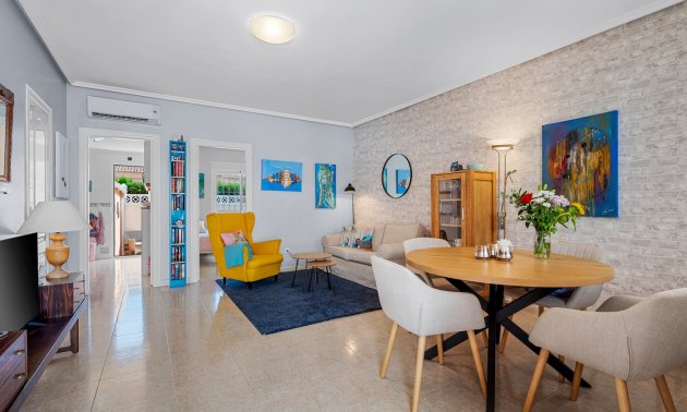 Resale - Townhouse -
Ciudad Quesada - Doña Pepa