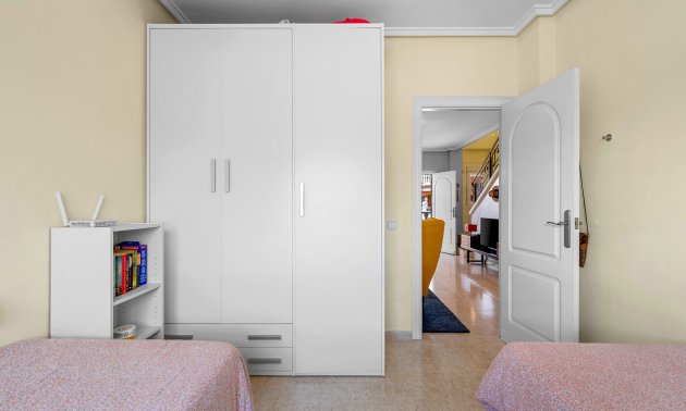 Resale - Townhouse -
Ciudad Quesada - Doña Pepa