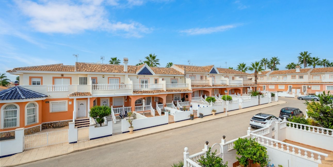 Resale - Townhouse -
Ciudad Quesada - Doña Pepa