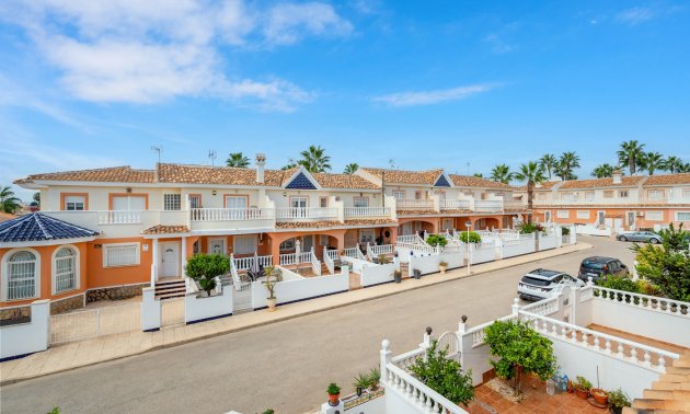 Resale - Townhouse -
Ciudad Quesada - Doña Pepa