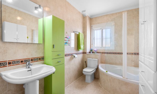 Resale - Townhouse -
Ciudad Quesada - Doña Pepa