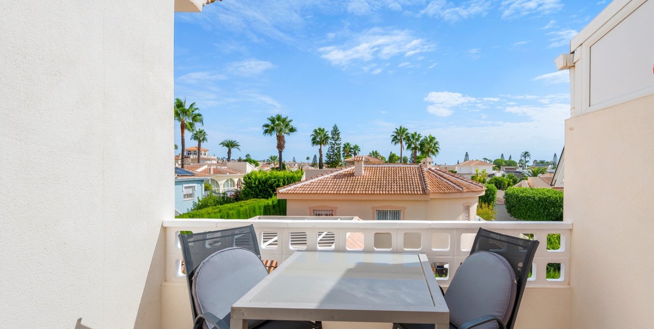 Resale - Townhouse -
Ciudad Quesada - Doña Pepa