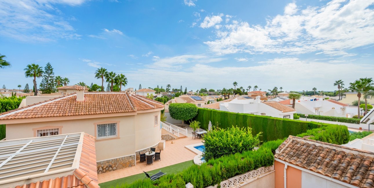 Resale - Townhouse -
Ciudad Quesada - Doña Pepa