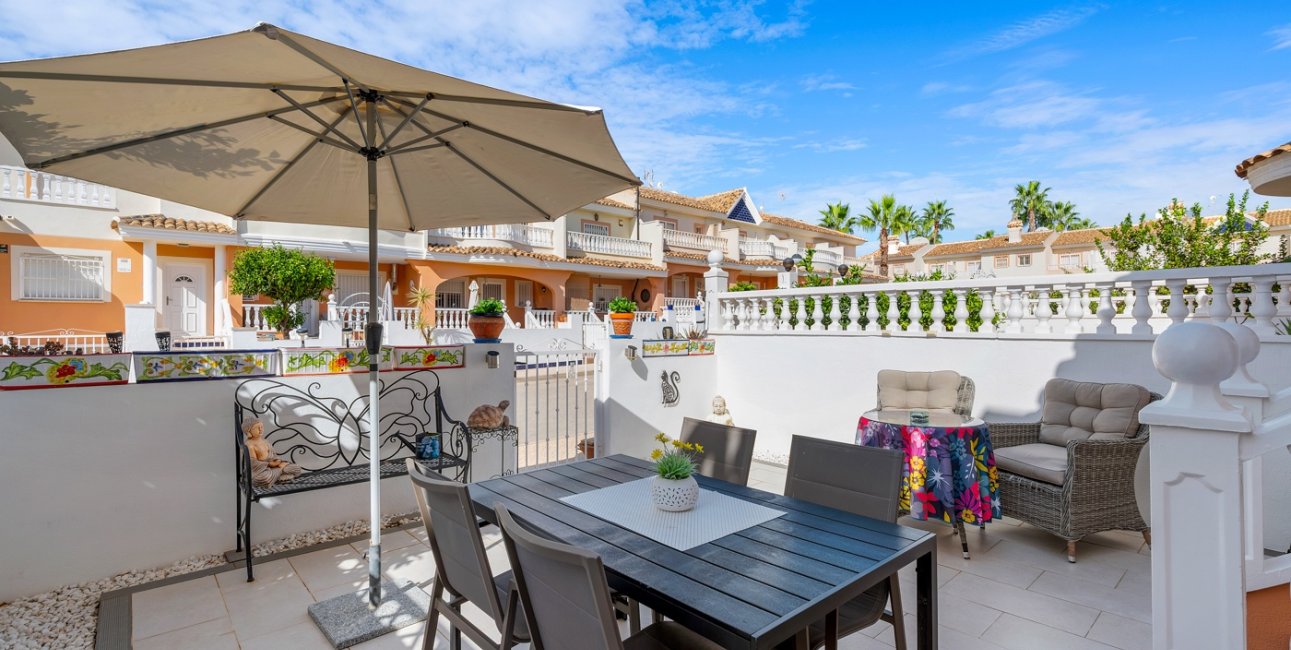 Resale - Townhouse -
Ciudad Quesada - Doña Pepa